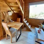 Οργανωμένο κάμπινγκ Mountain Eco Shelter 7