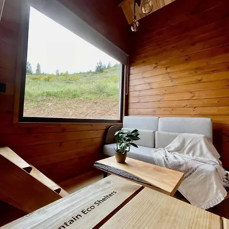 Mountain Eco Shelter 7 *