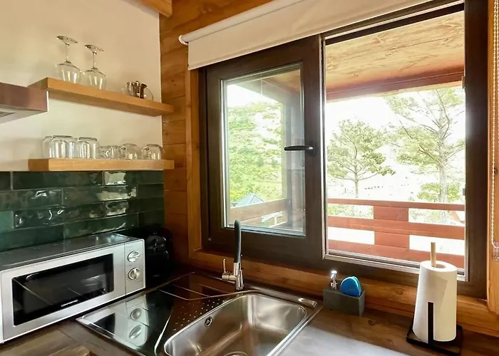 Mountain Eco Shelter 7 * Funchal (Madeira)